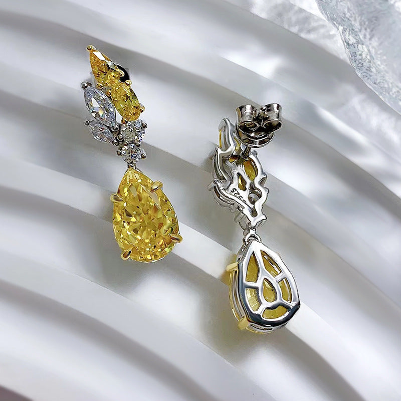 Pear-shaped Yellow Diamond Earrings