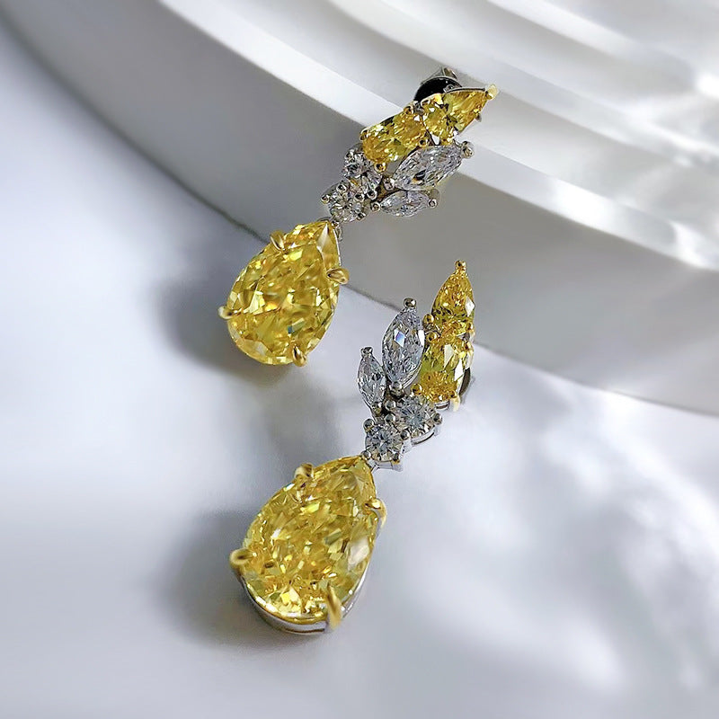Pear-shaped Yellow Diamond Earrings